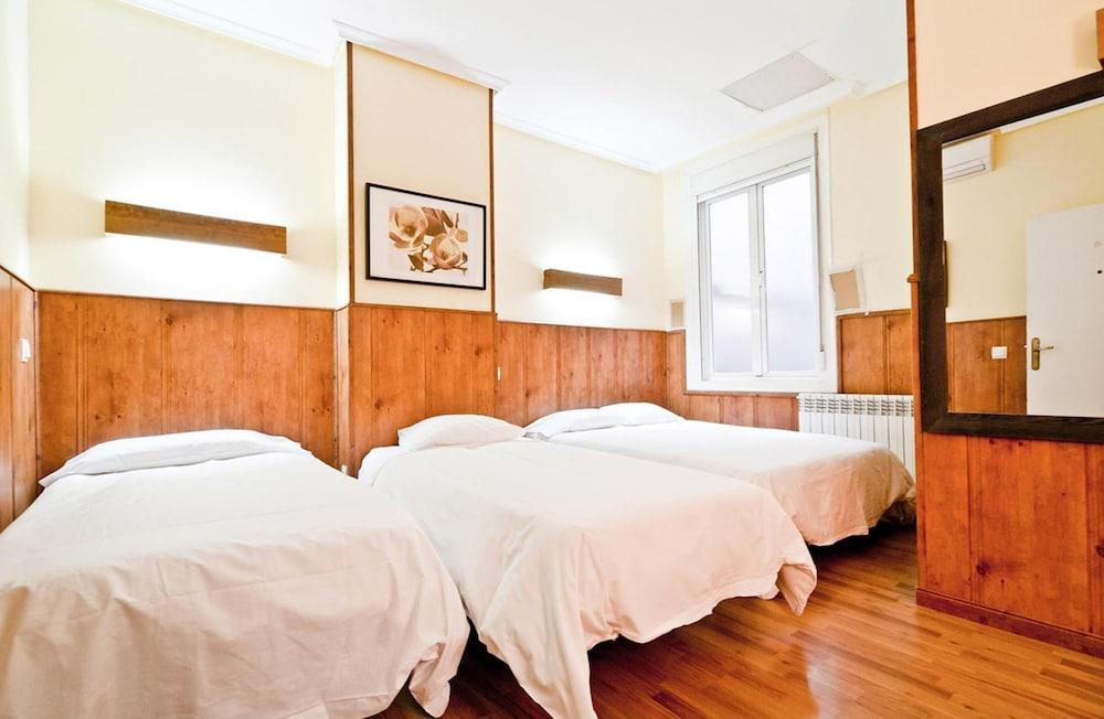Hostal Asuncion Madryt Zewnętrze zdjęcie