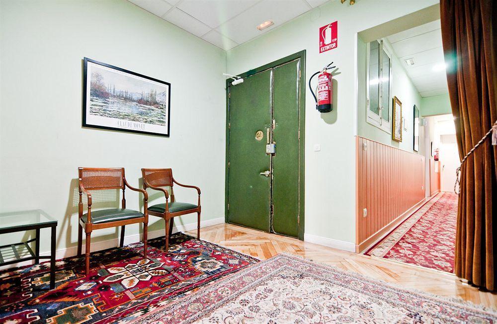 Hostal Asuncion Madryt Zewnętrze zdjęcie